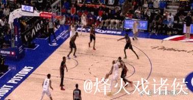 疯狂打铁!加兰底角三分还是不进,上半场三分9中0一个不进 疯狂打铁!加兰底角三分还是不进,上半场三分9中0一个不进